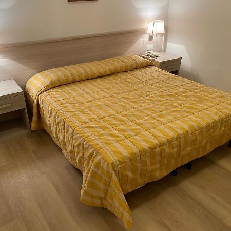 Hotel Rio Alassio Luaran gambar