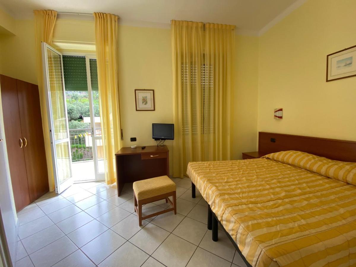 Hotel Rio Alassio Luaran gambar