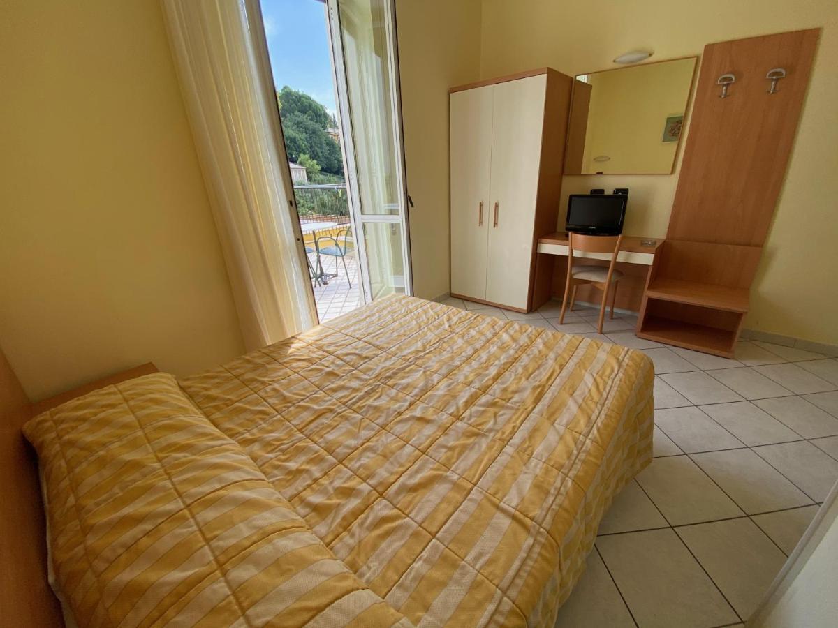 Hotel Rio Alassio Luaran gambar