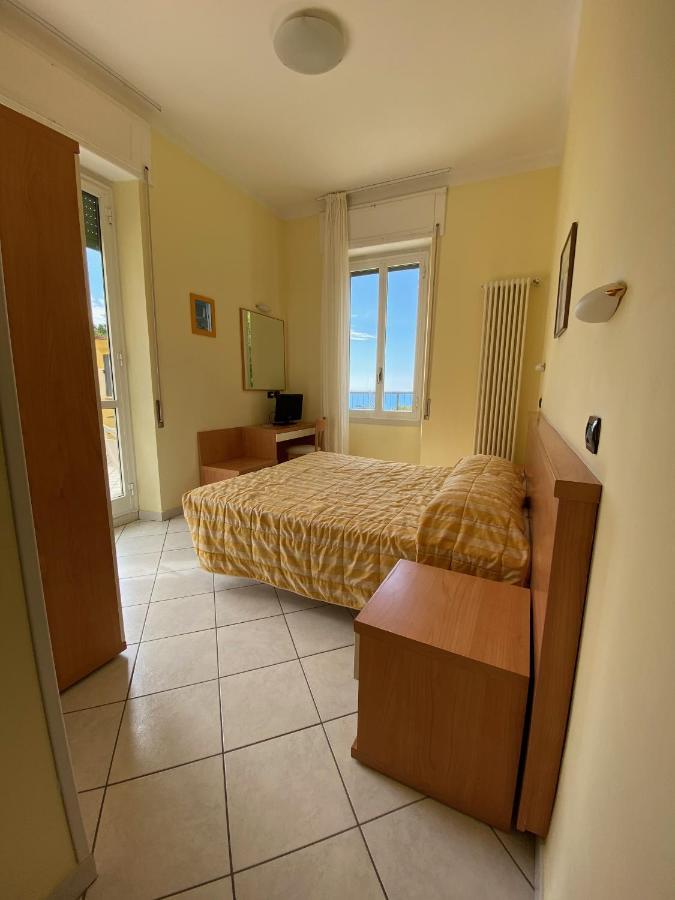 Hotel Rio Alassio Luaran gambar