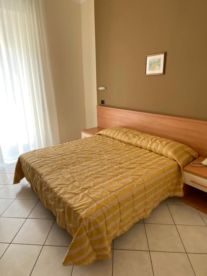 Hotel Rio Alassio Luaran gambar